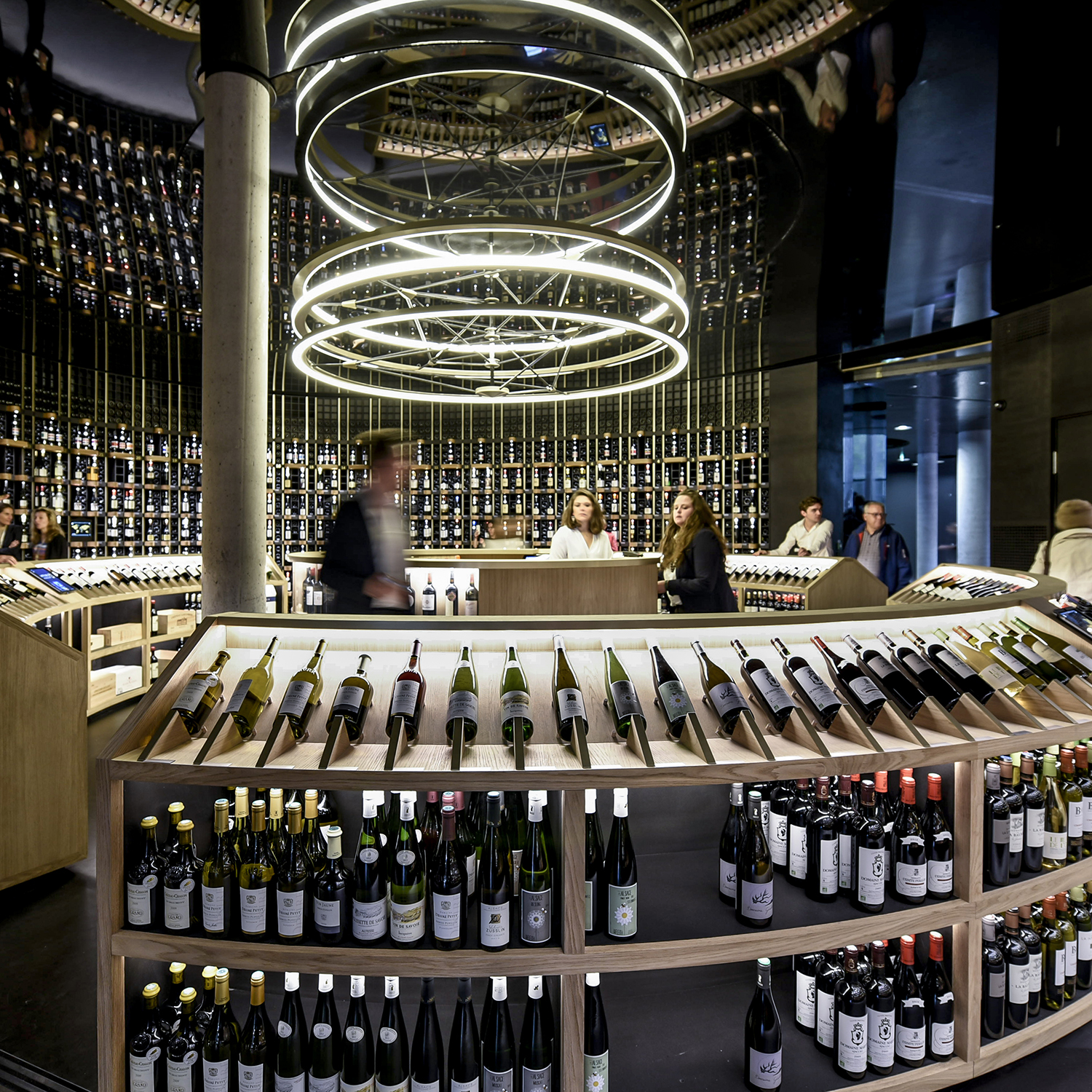 Urban Wine Tour, chateaux and wine bars Bordeaux Tourism & Conventions